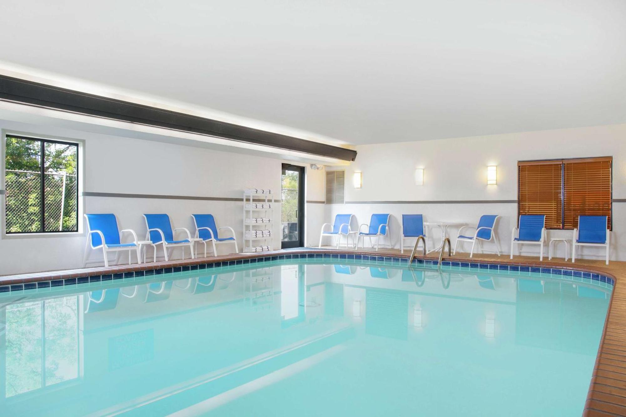 Hampton Inn Merrillville Bagian luar foto
