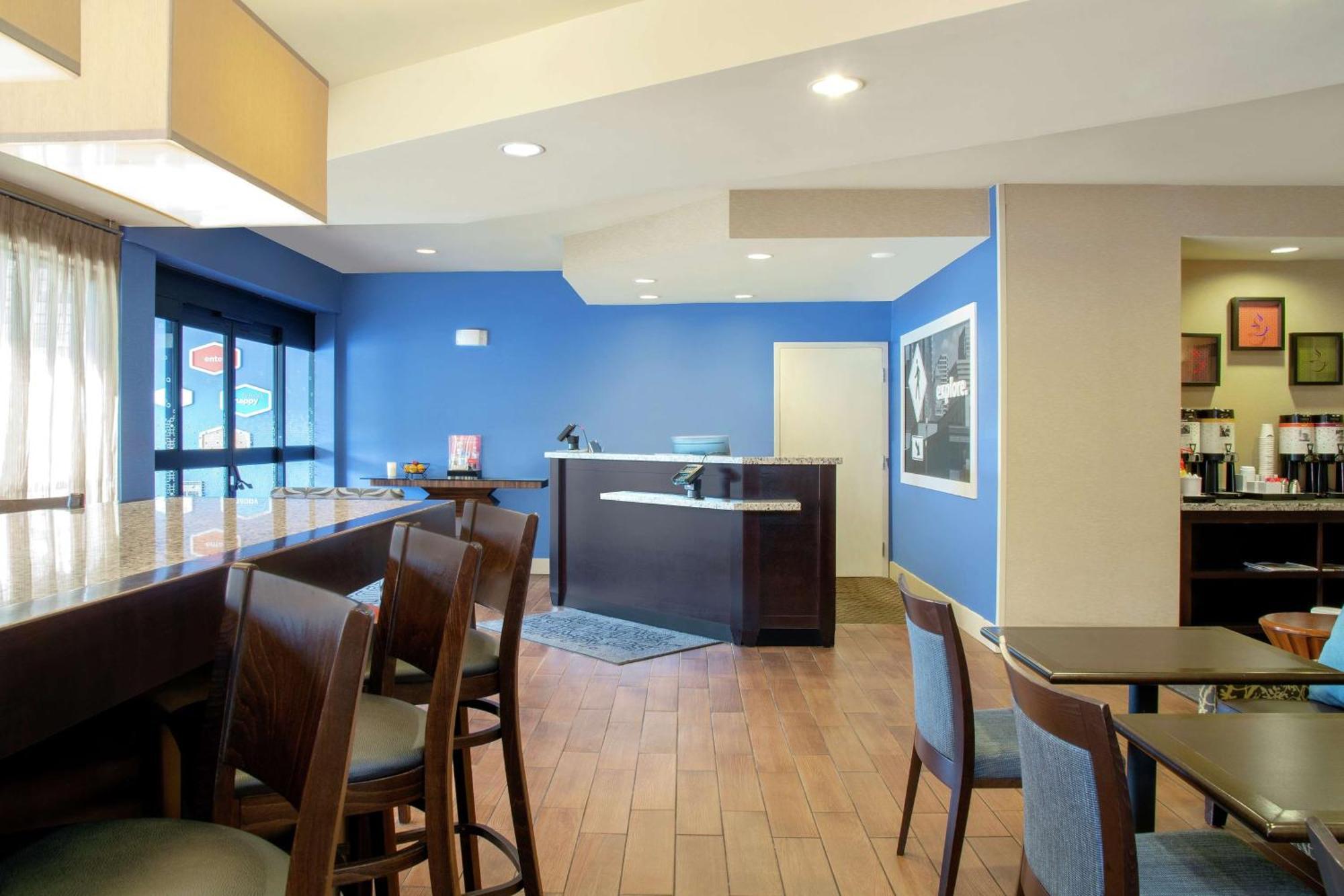 Hampton Inn Merrillville Bagian luar foto