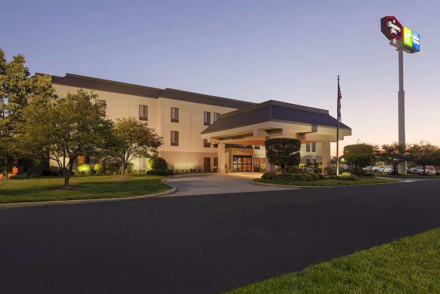 Hampton Inn Merrillville Bagian luar foto